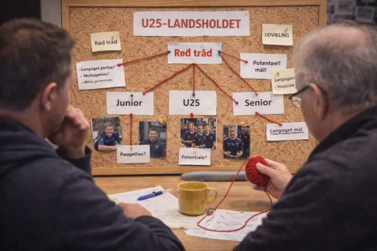 U25-landsholdet og den røde tråd